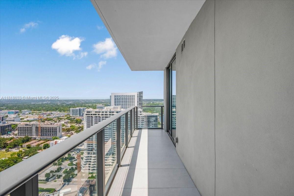 ONE PARAISO CONDO - Residential