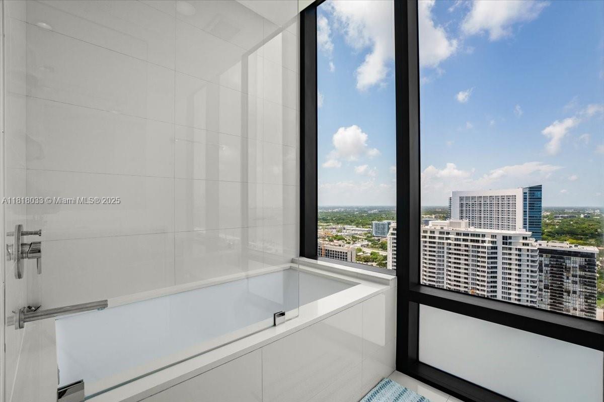 ONE PARAISO CONDO - Residential