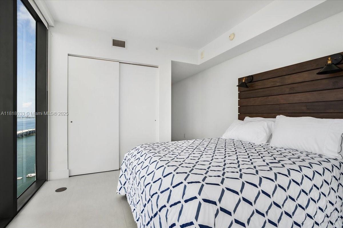 ONE PARAISO CONDO - Residential