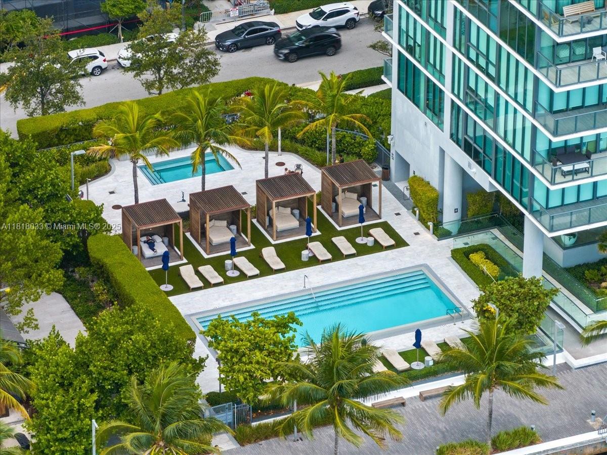 ONE PARAISO CONDO - Residential