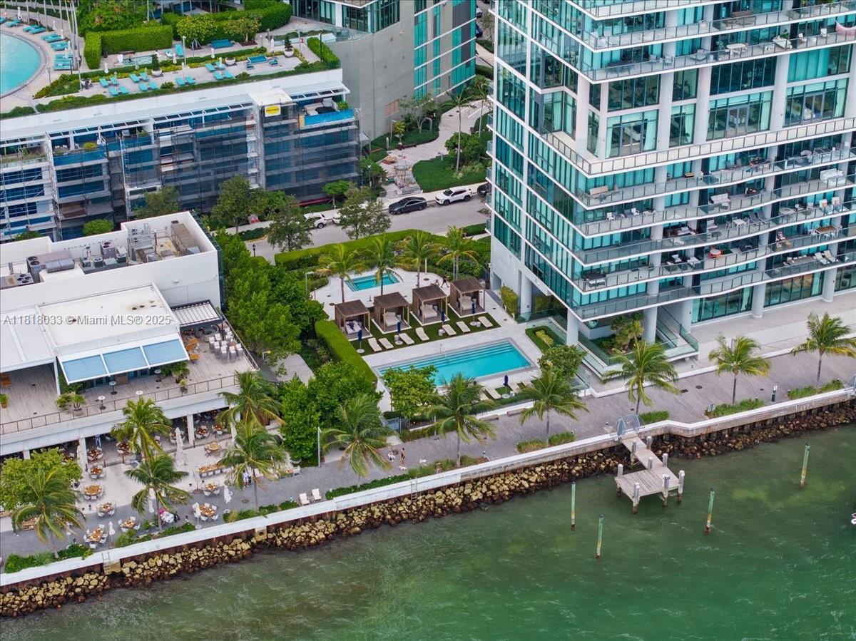 ONE PARAISO CONDO - Residential