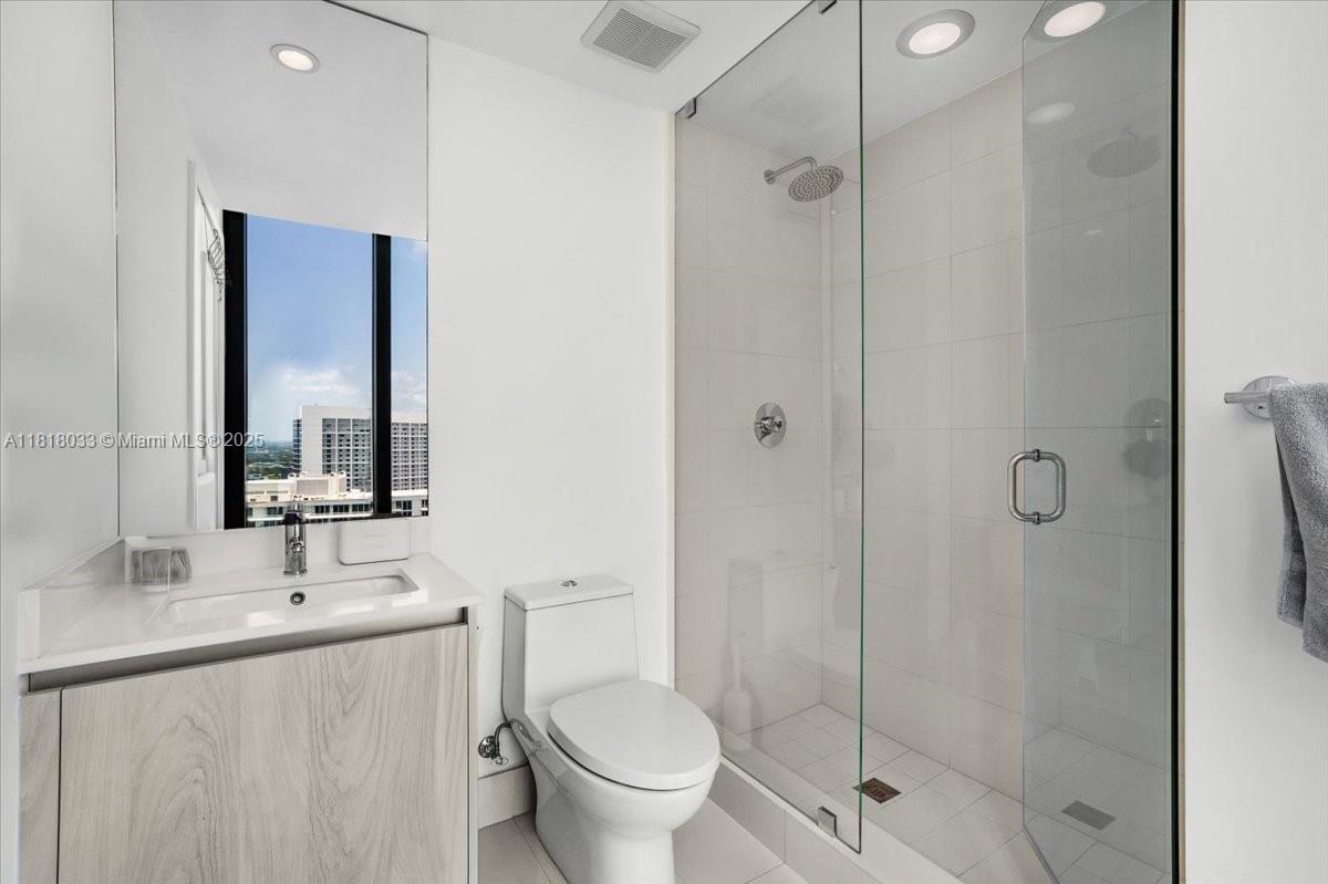 ONE PARAISO CONDO - Residential