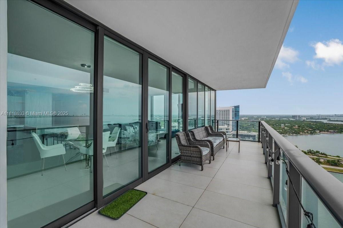 ONE PARAISO CONDO - Residential