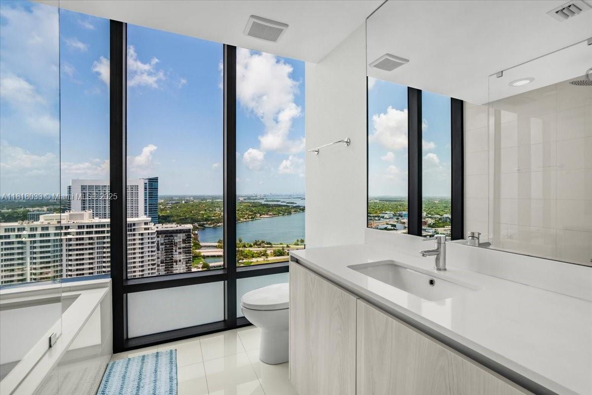 ONE PARAISO CONDO - Residential