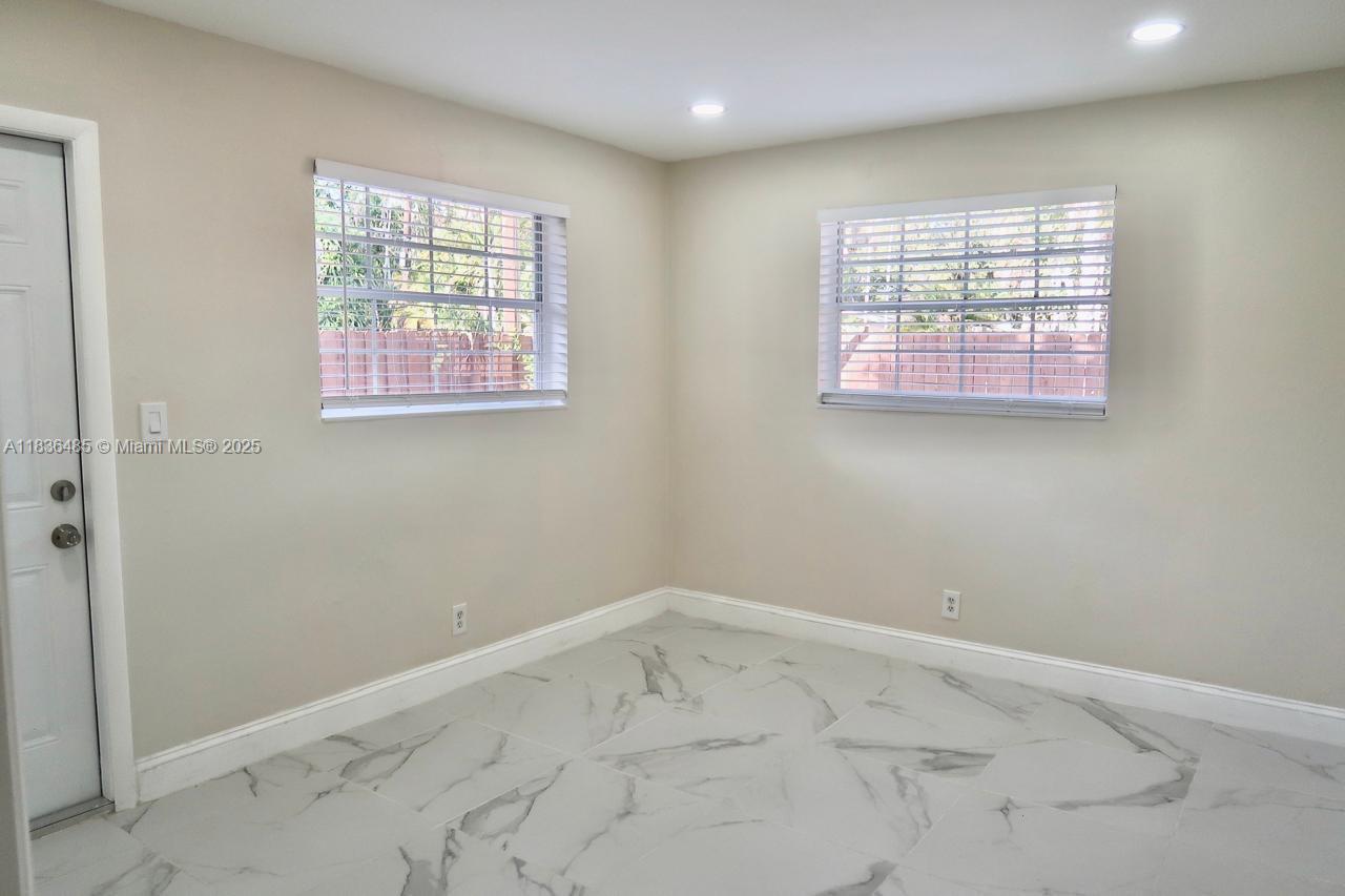 110 SW 20th Ave 1-2