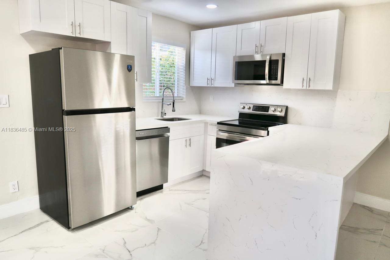 110 SW 20th Ave 1-2