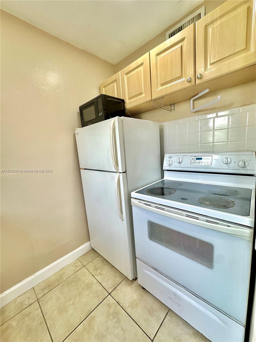 1941 Dewey St 1