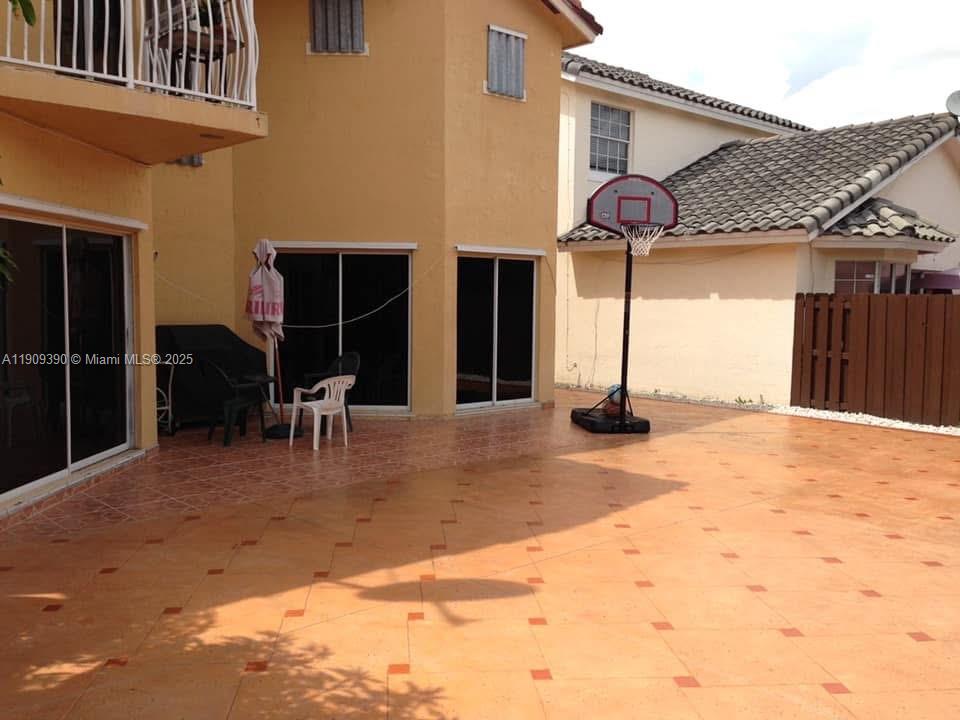 LAKES OF THE MEADOW-MEADO - Residential Lease