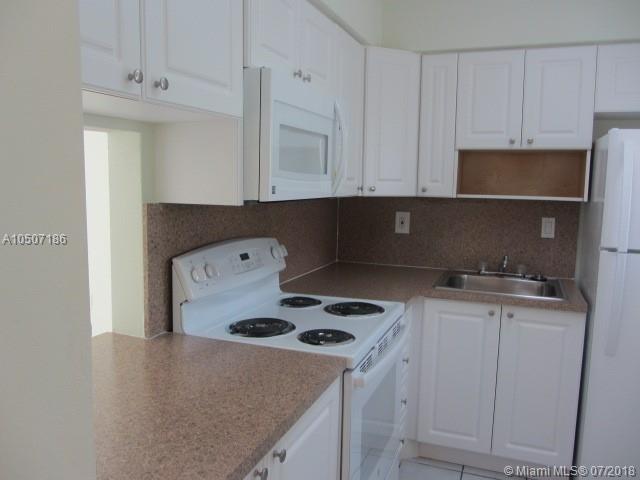 BISCAYNE LAKE GDN BLDG B - Residential