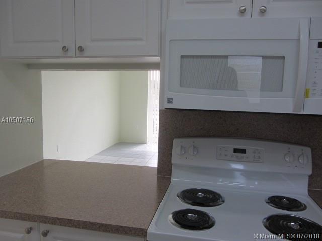 BISCAYNE LAKE GDN BLDG B - Residential