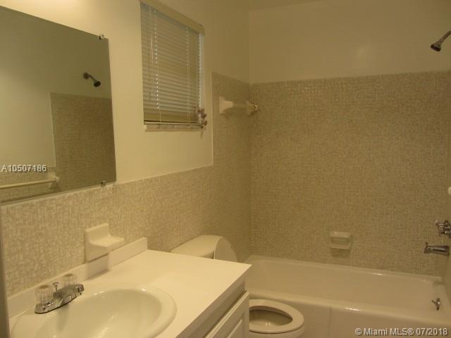 BISCAYNE LAKE GDN BLDG B - Residential