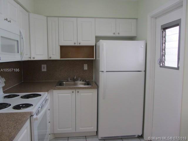 BISCAYNE LAKE GDN BLDG B - Residential