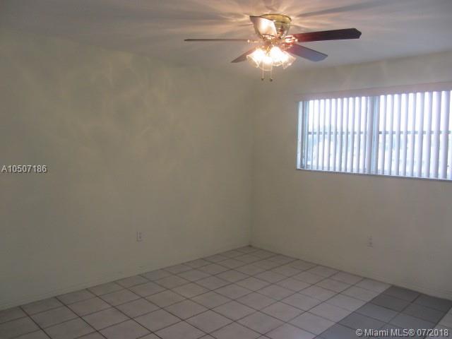 BISCAYNE LAKE GDN BLDG B - Residential