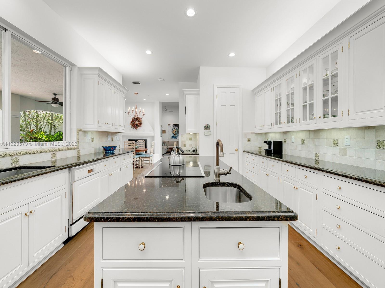 HELMS COUNTRY ESTATES RE- - Residential