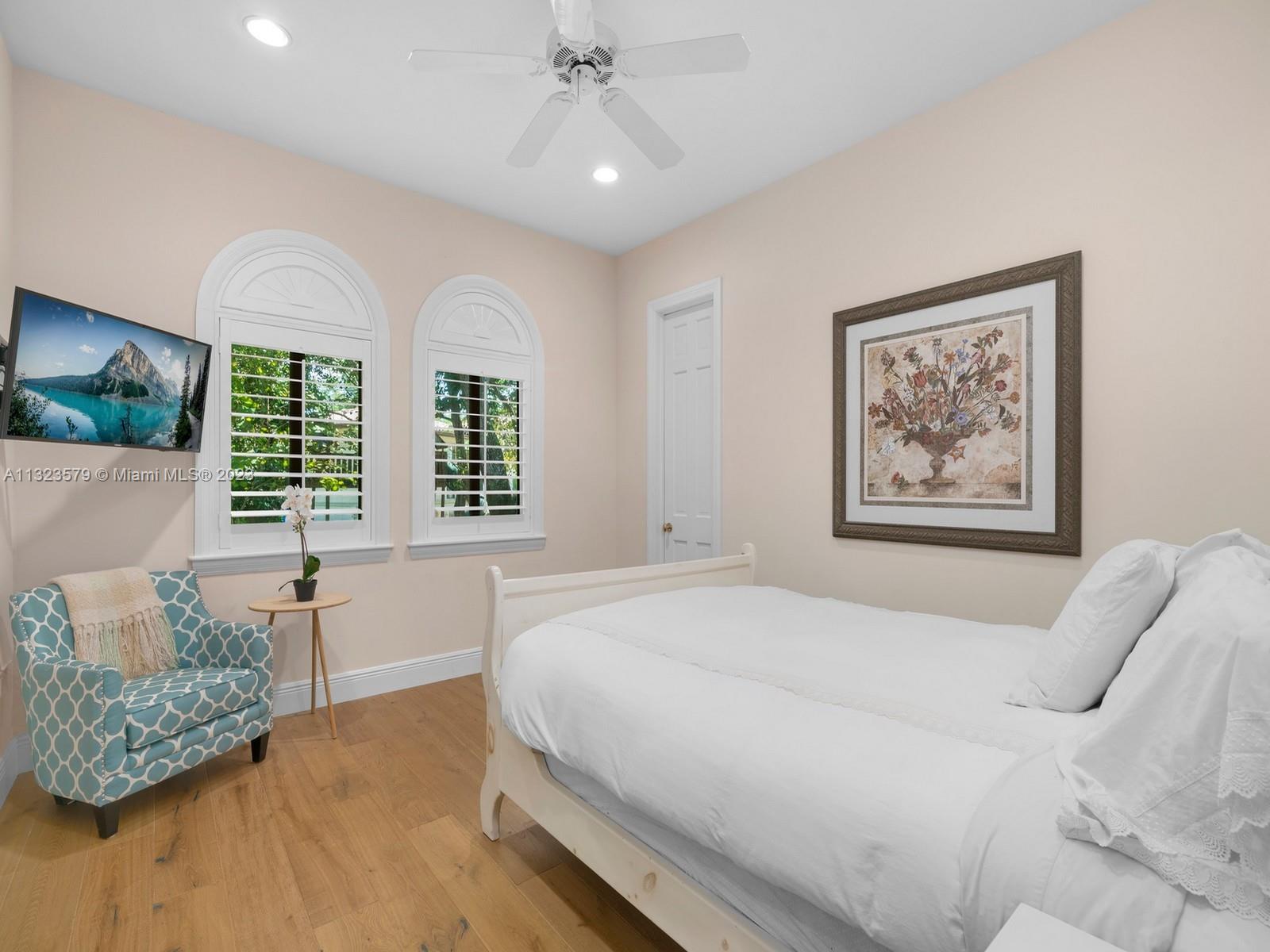 HELMS COUNTRY ESTATES RE- - Residential