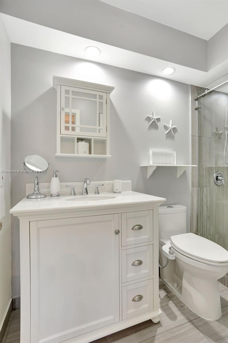 BRADLEY HALL CONDO - Residential