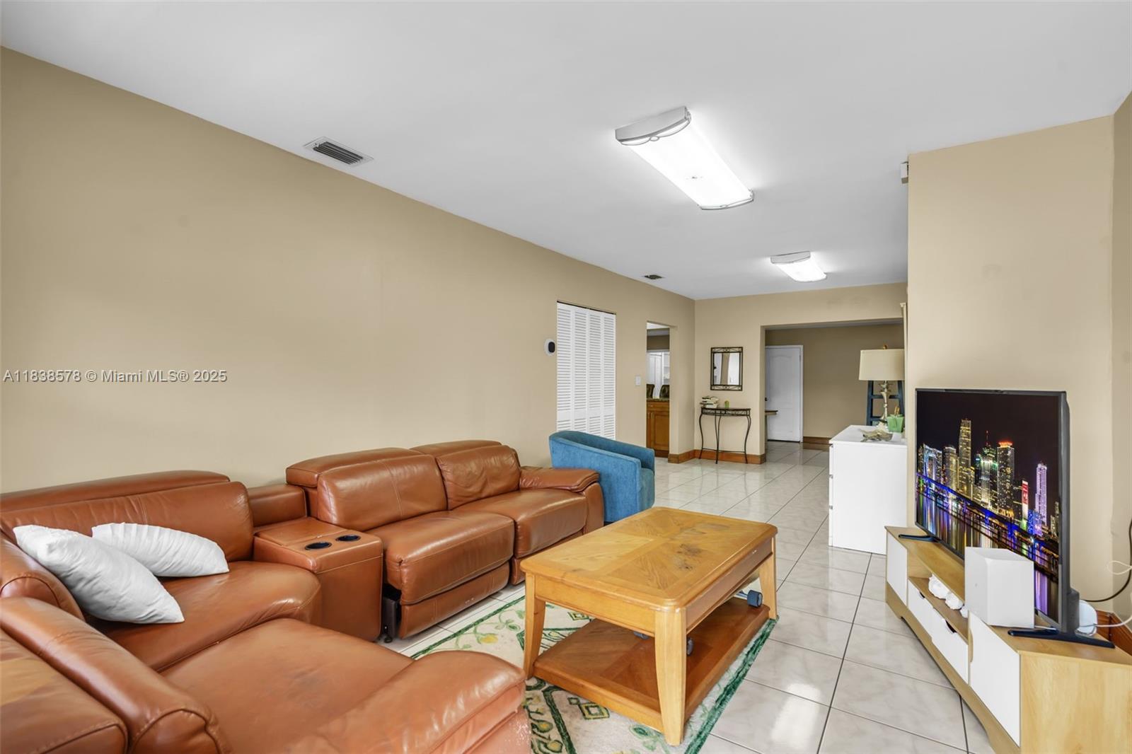 SILVER BLUFF GARDENS - Residential