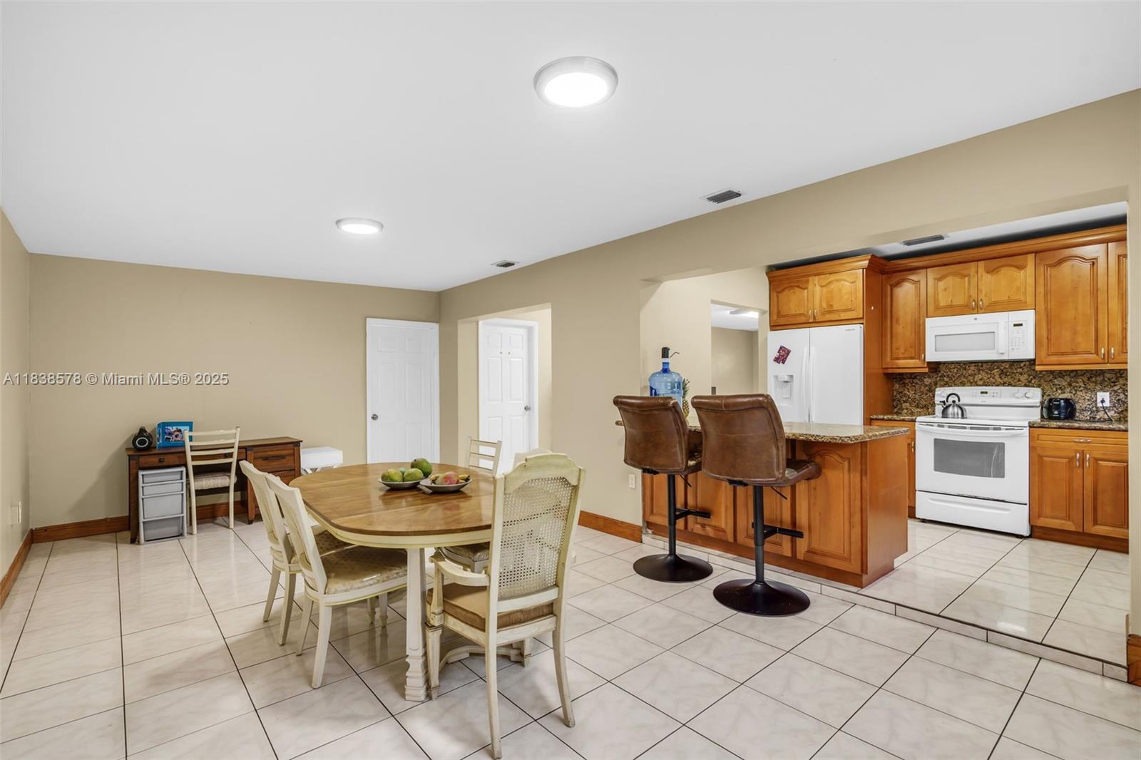 SILVER BLUFF GARDENS - Residential