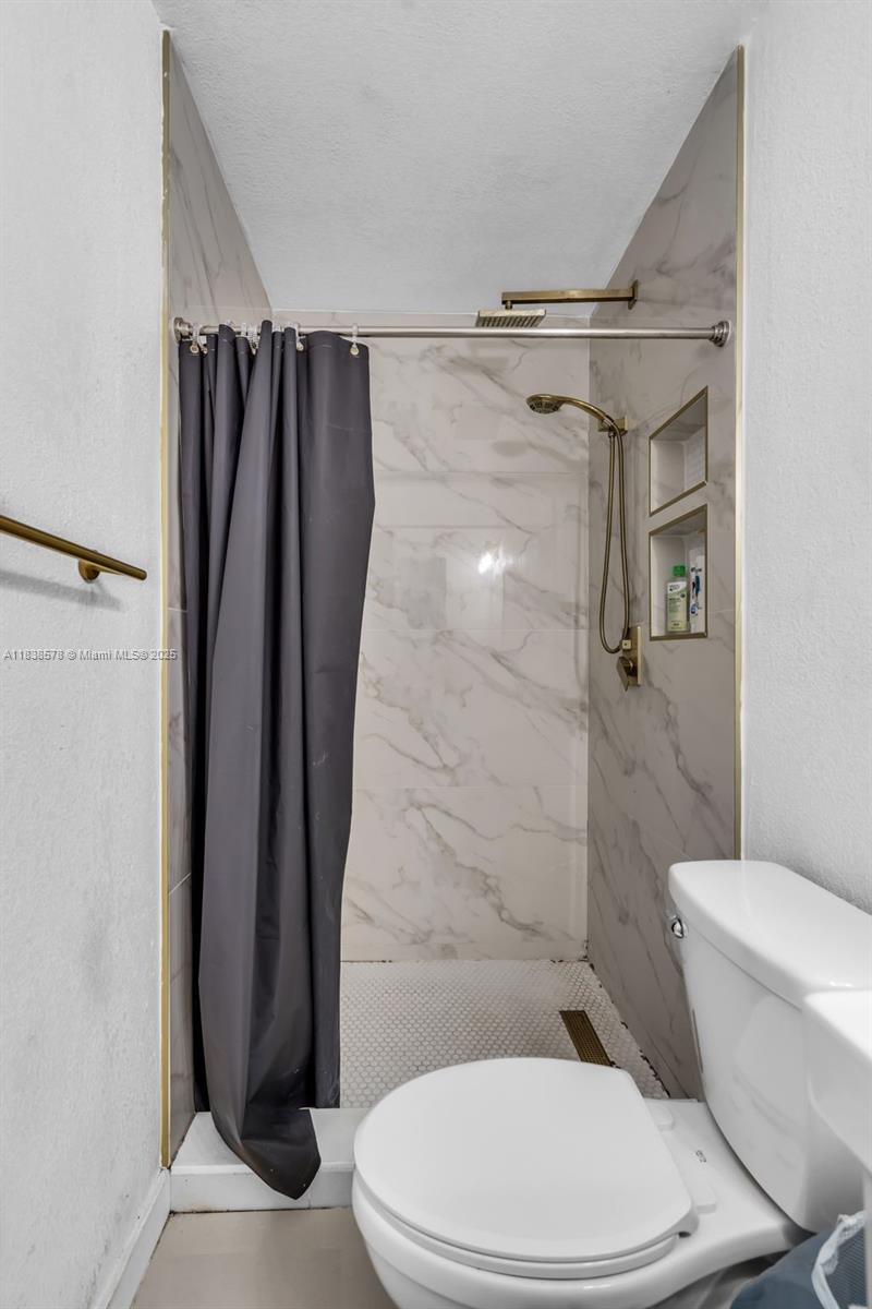 SILVER BLUFF GARDENS - Residential