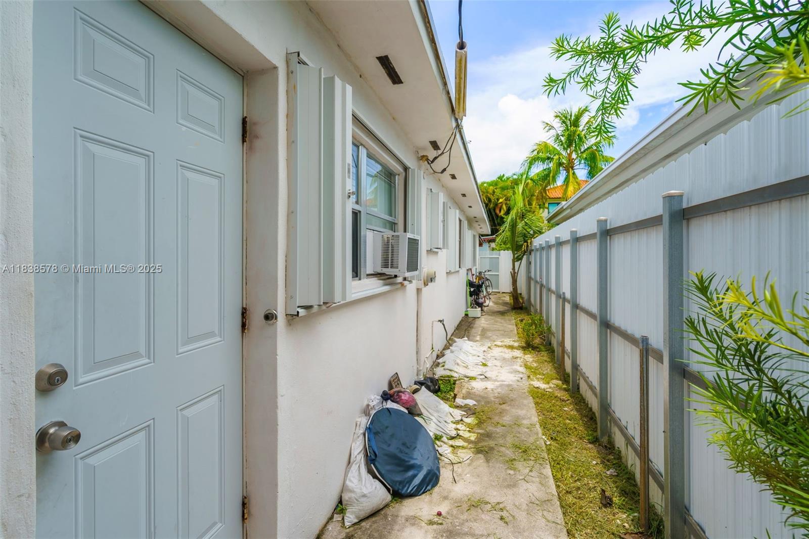 SILVER BLUFF GARDENS - Residential