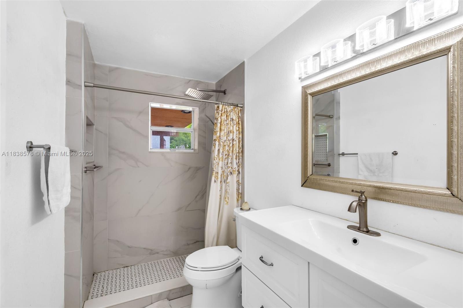 SILVER BLUFF GARDENS - Residential