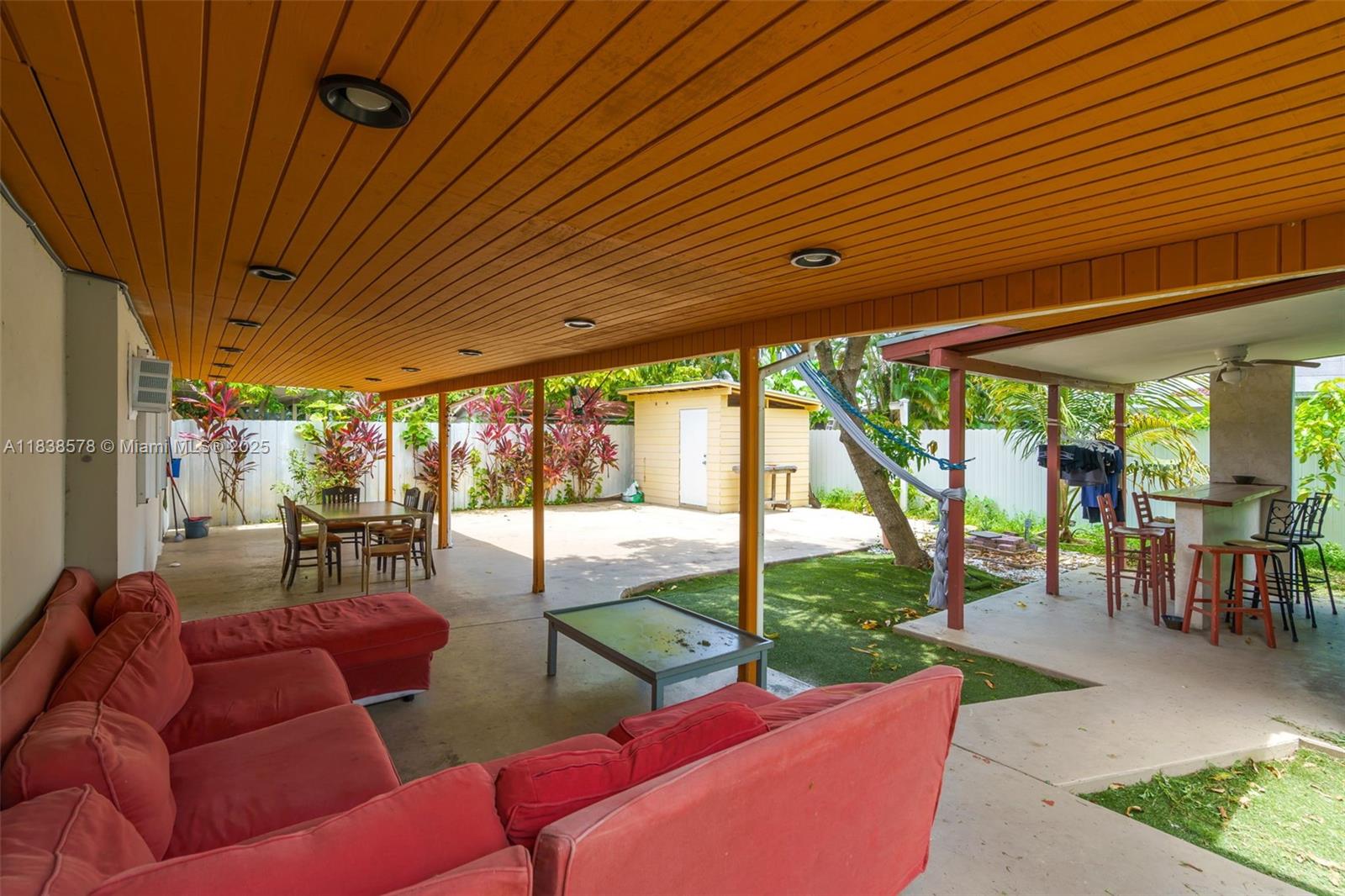 SILVER BLUFF GARDENS - Residential