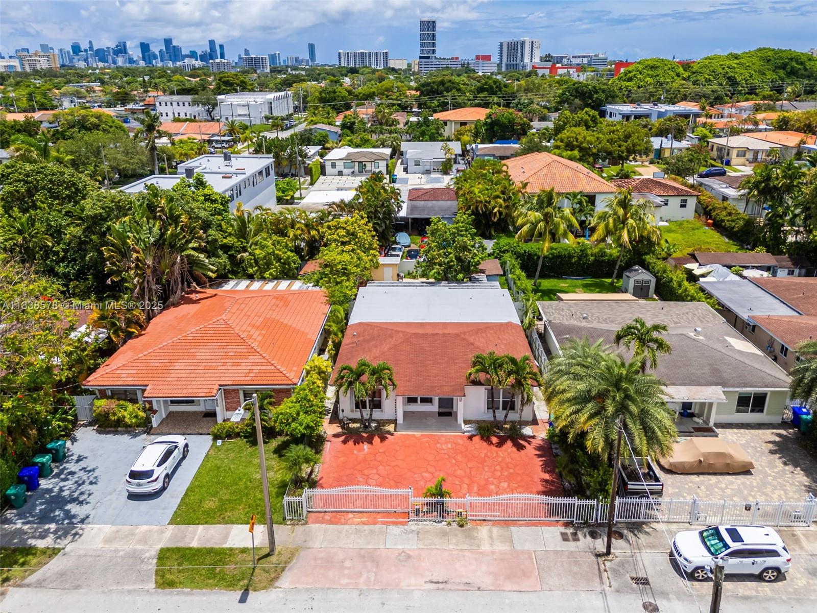 SILVER BLUFF GARDENS - Residential