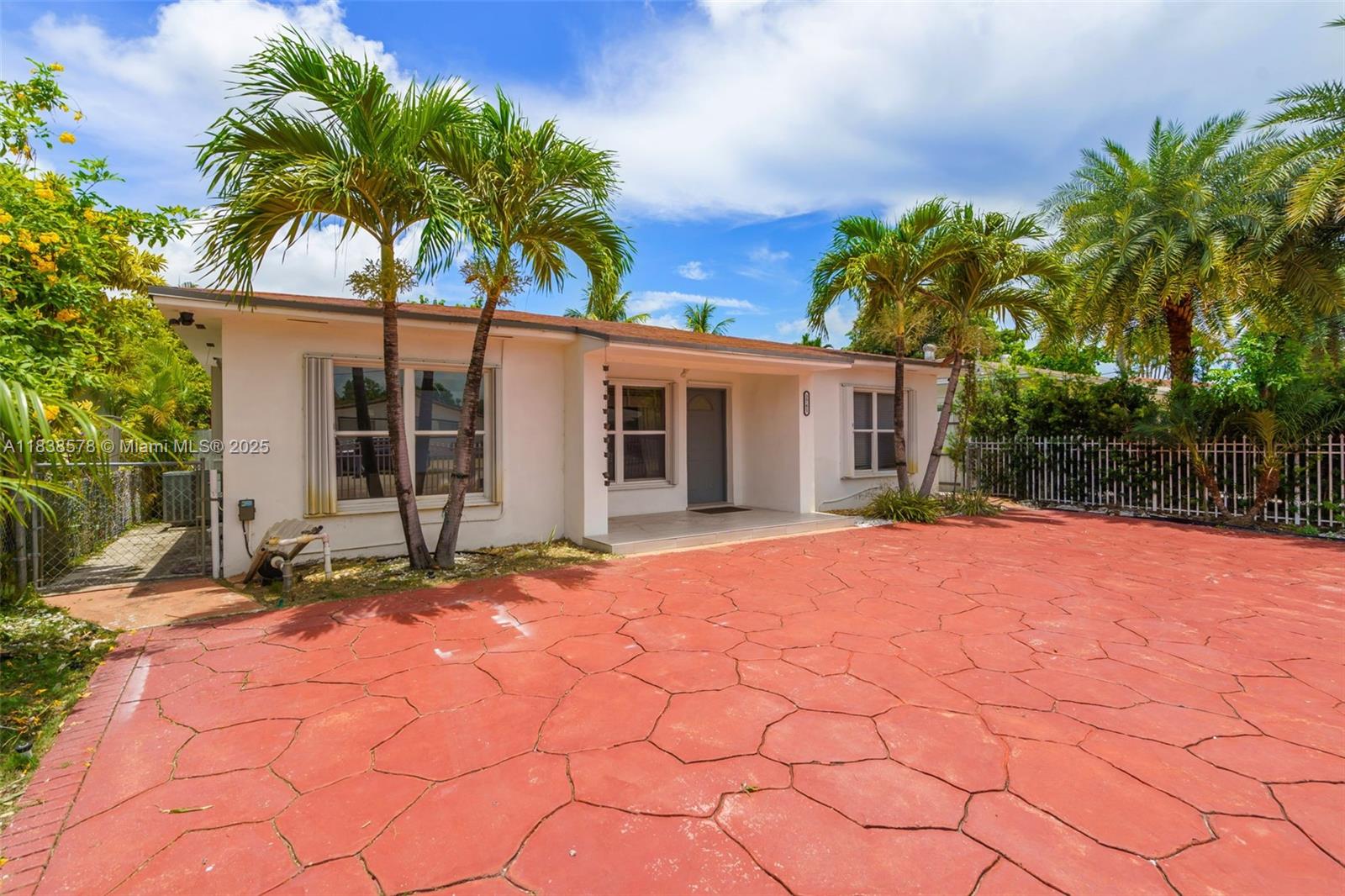 SILVER BLUFF GARDENS - Residential