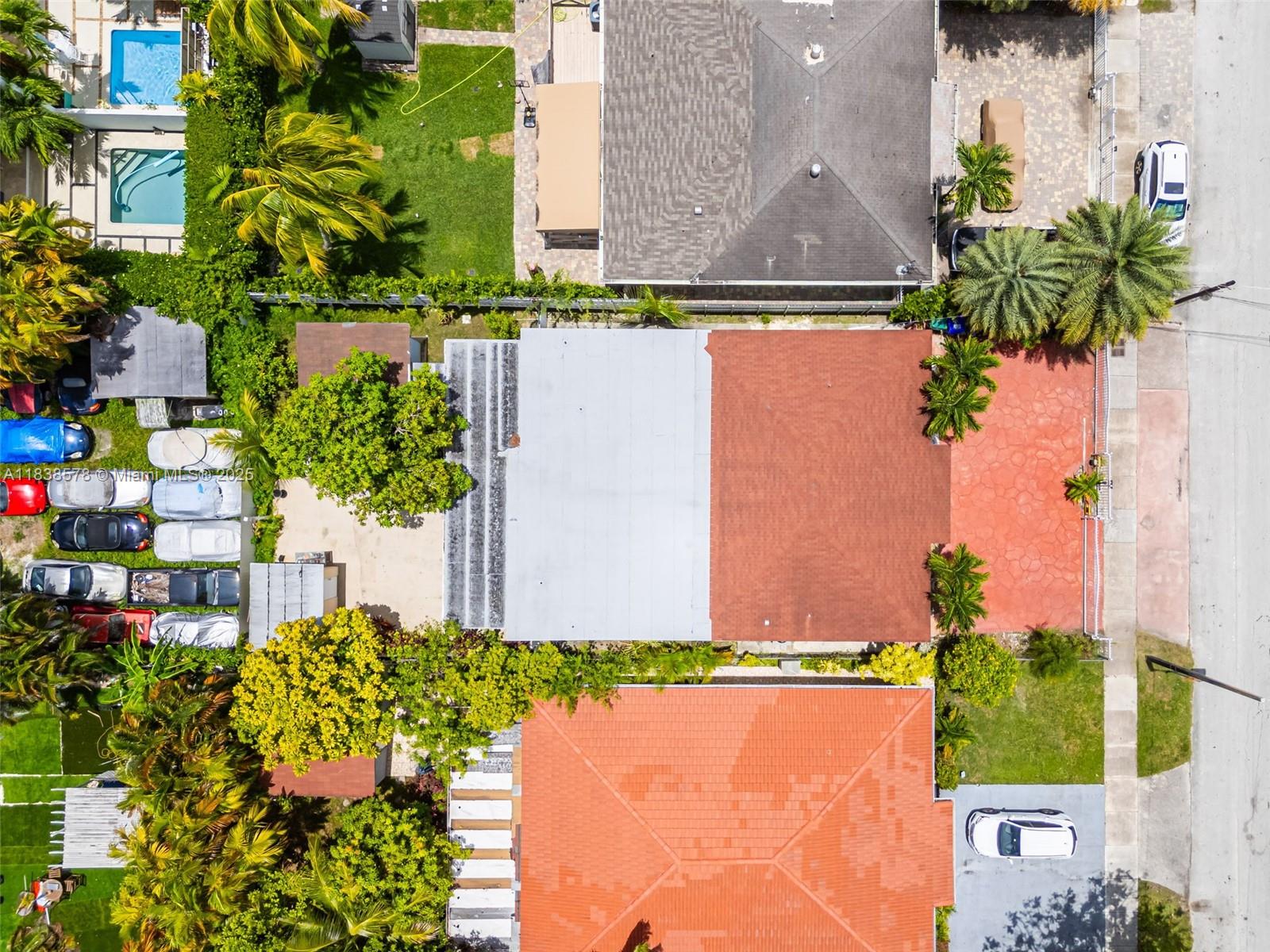 SILVER BLUFF GARDENS - Residential