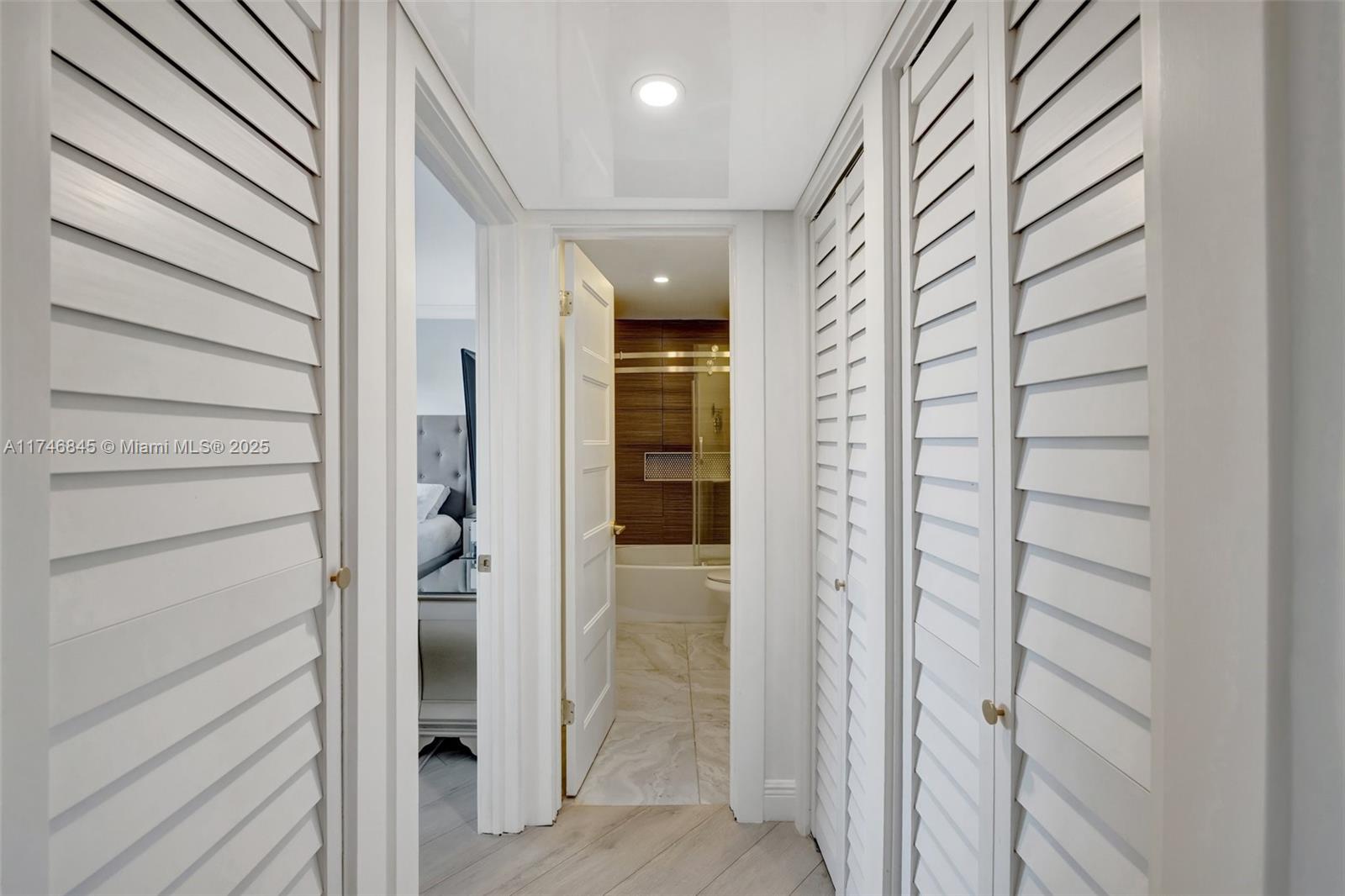 SUNRISE LAKES 103 CONDO - Residential