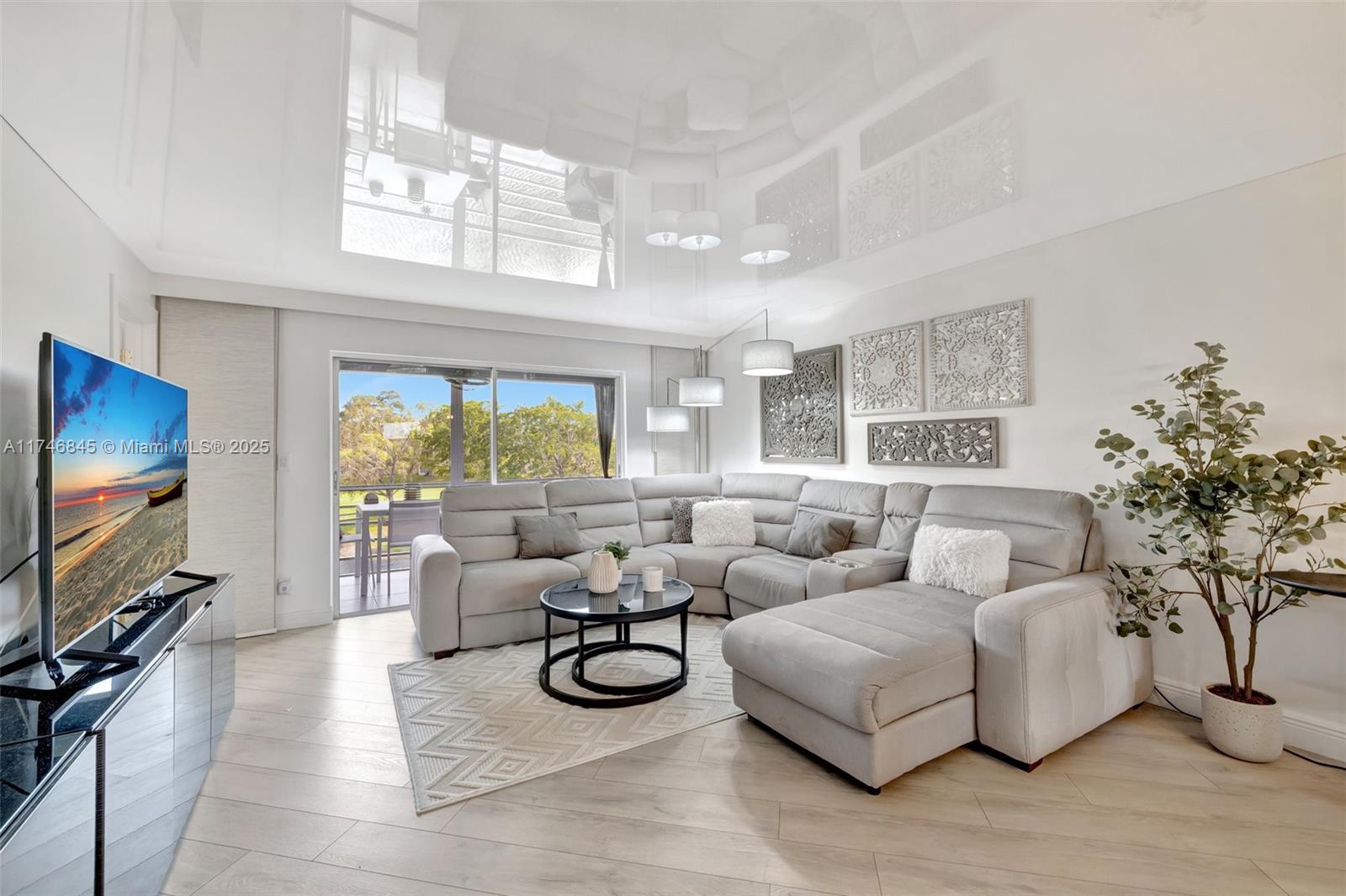 SUNRISE LAKES 103 CONDO - Residential