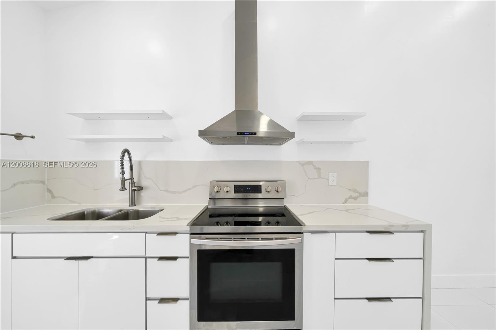 LAGO LINDO TOWNVILLAS - Residential