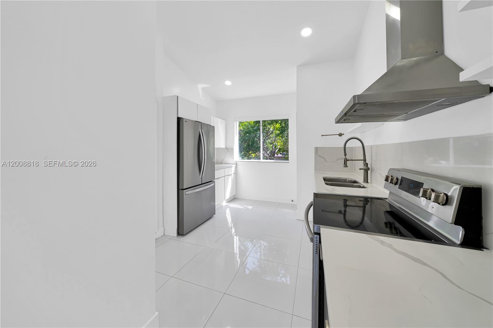 LAGO LINDO TOWNVILLAS - Residential