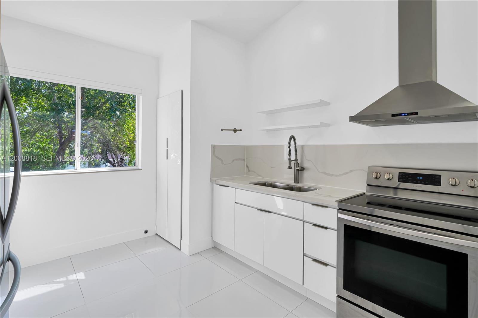 LAGO LINDO TOWNVILLAS - Residential