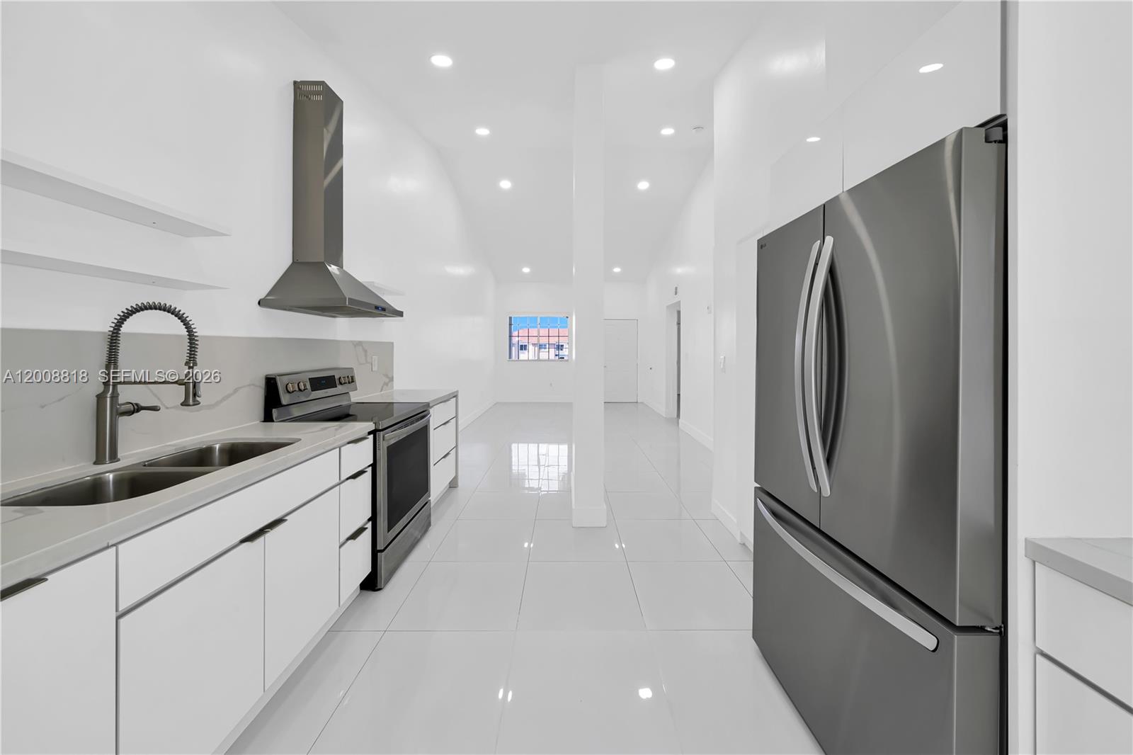 LAGO LINDO TOWNVILLAS - Residential