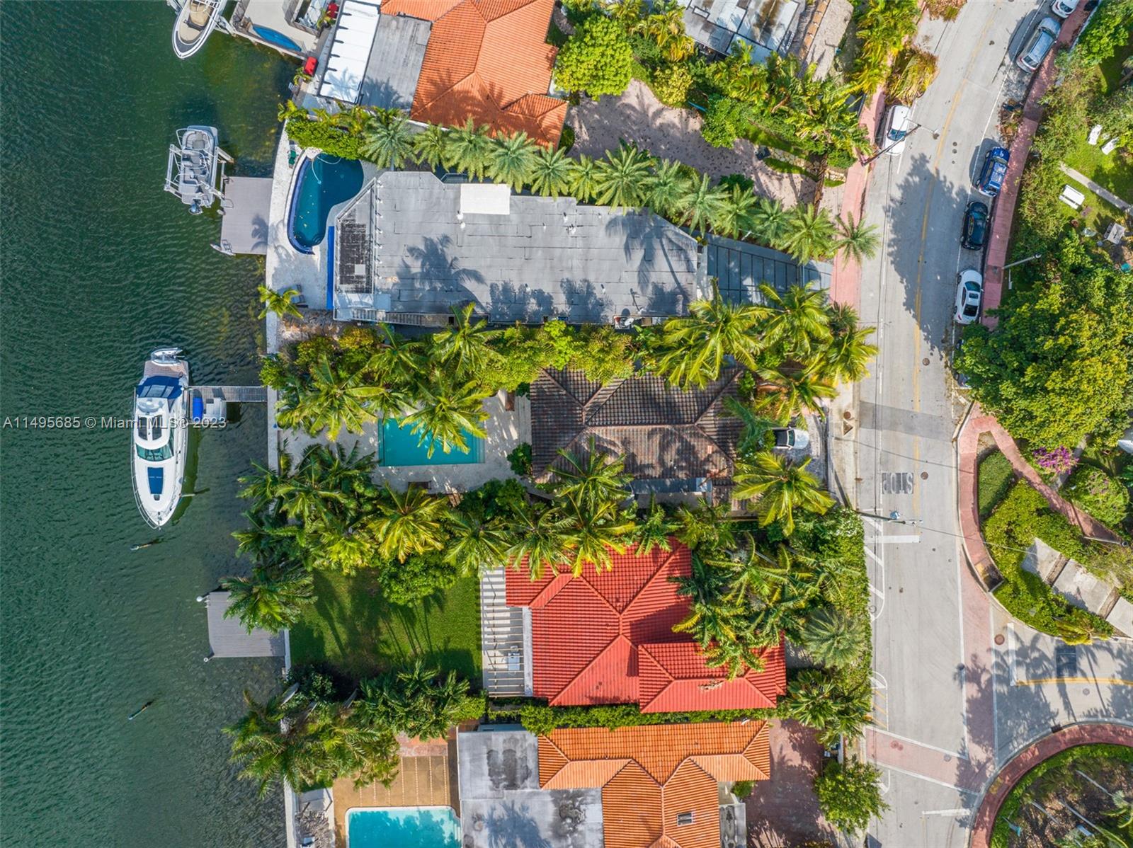 BISCAYNE BEACH-2ND ADDN - Residential