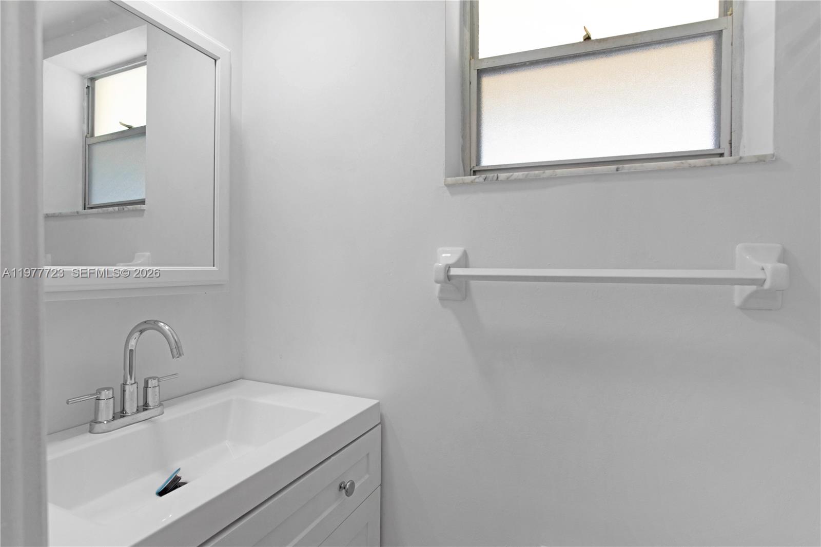 BISC LAKE GARDENS #2 BLDG - Residential Lease