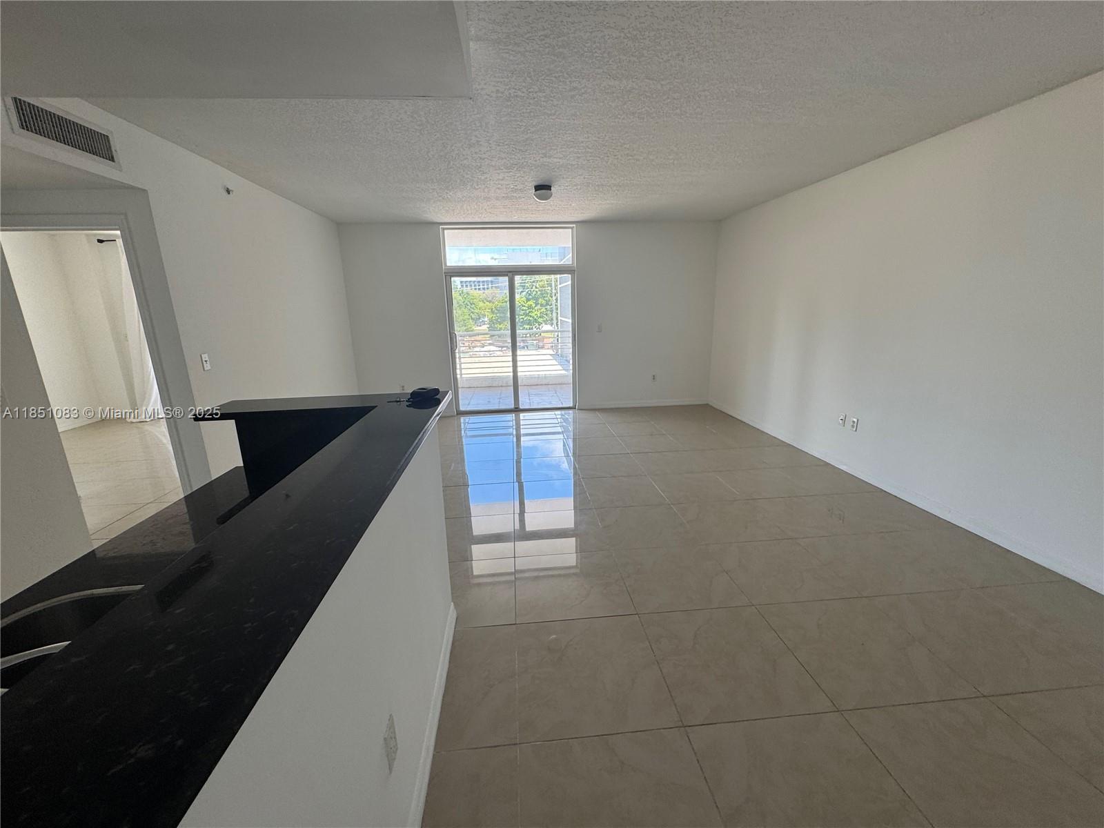 425 NE 30th St 303