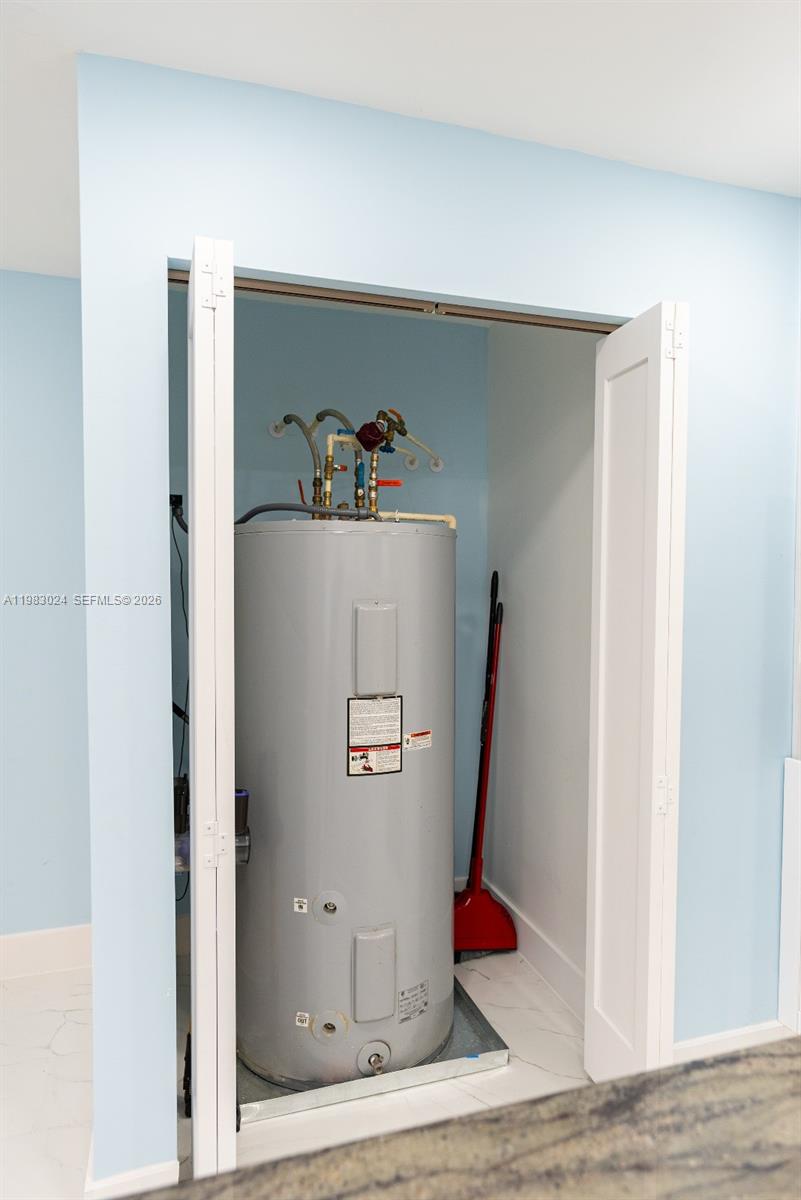 CALUSA CLUB ESTATES PT 3 - Residential Lease