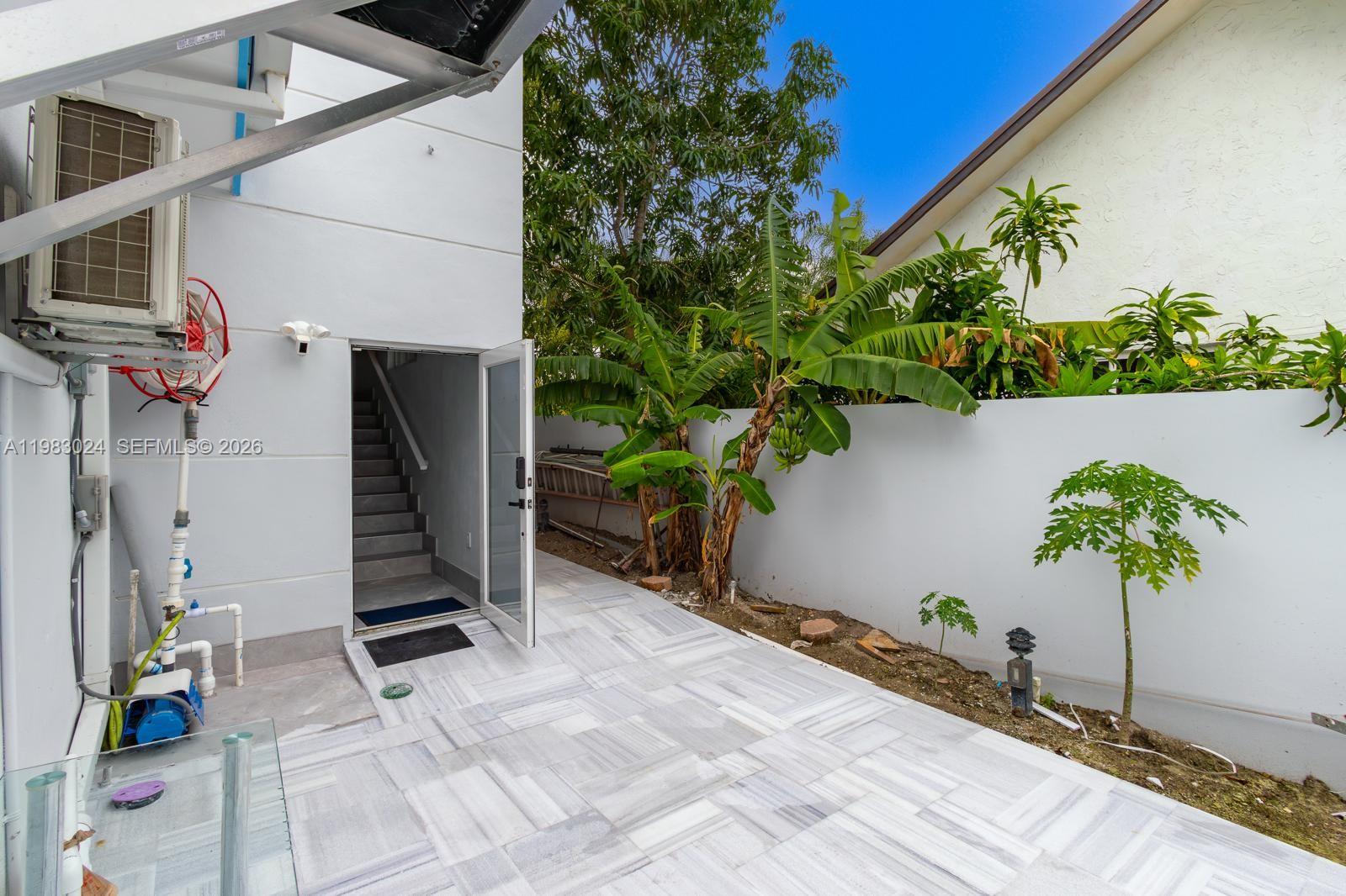 CALUSA CLUB ESTATES PT 3 - Residential Lease