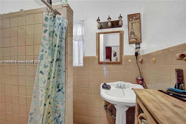 OCEAN WAY PARK - Residential Income