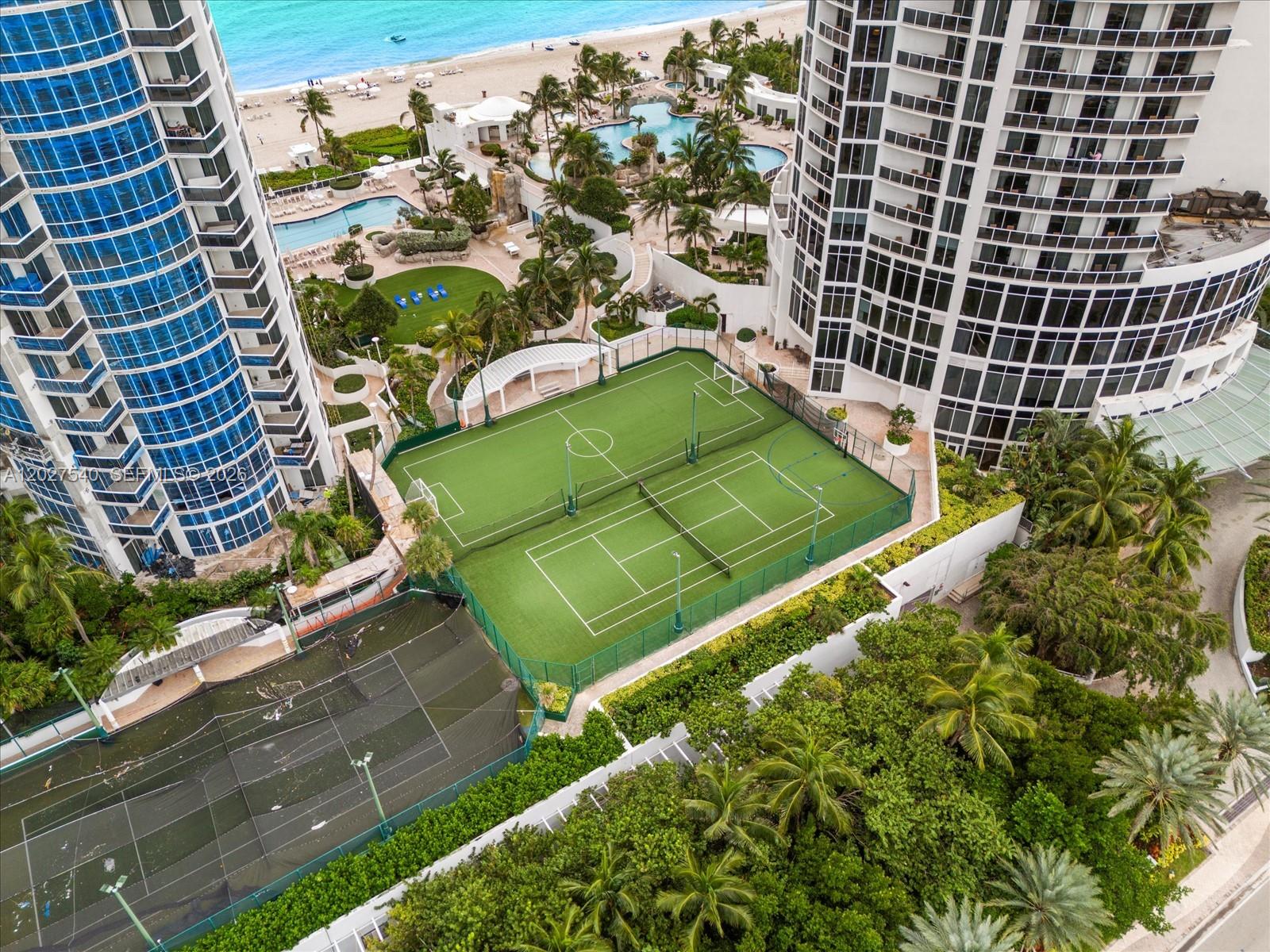 TRUMP INTERNATIONAL SONES - Residential