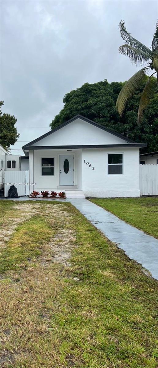 1062 NW 25th St