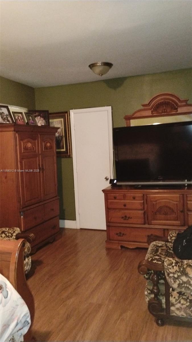 COMM LIBERTY CITY - Residential