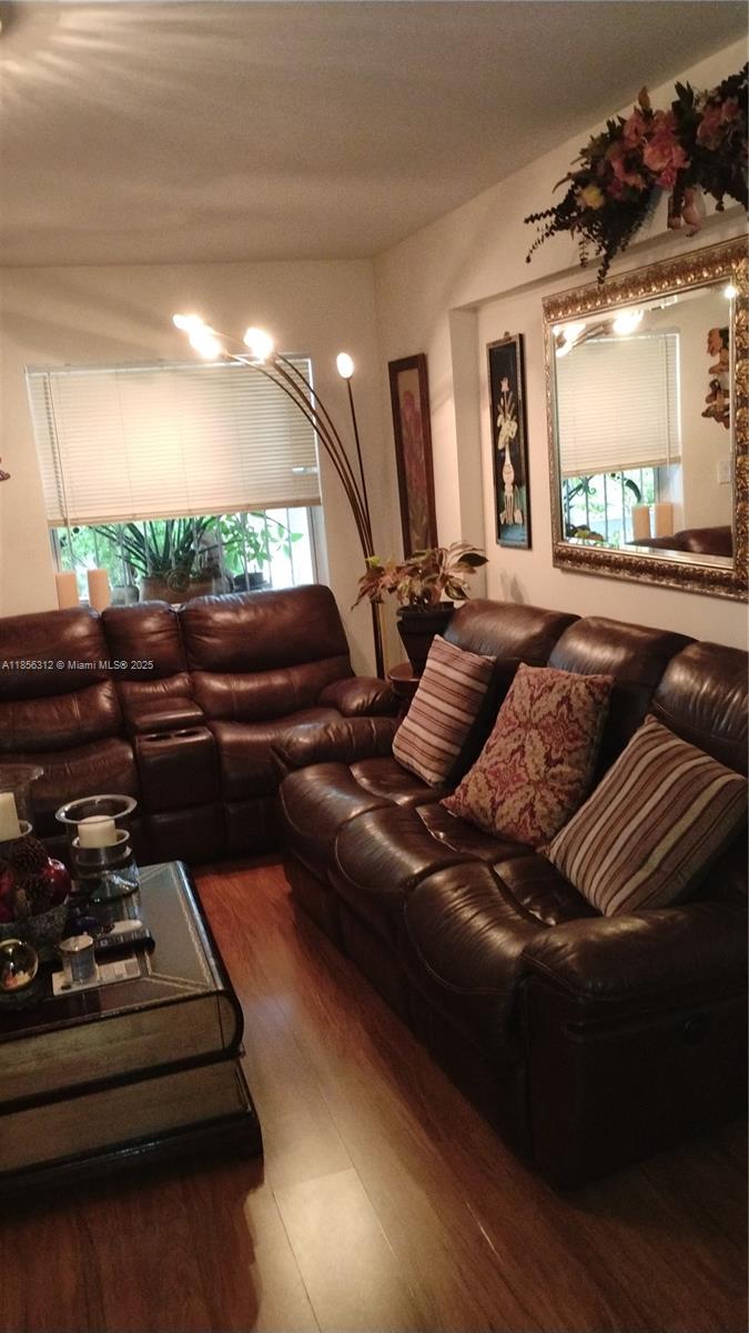 COMM LIBERTY CITY - Residential