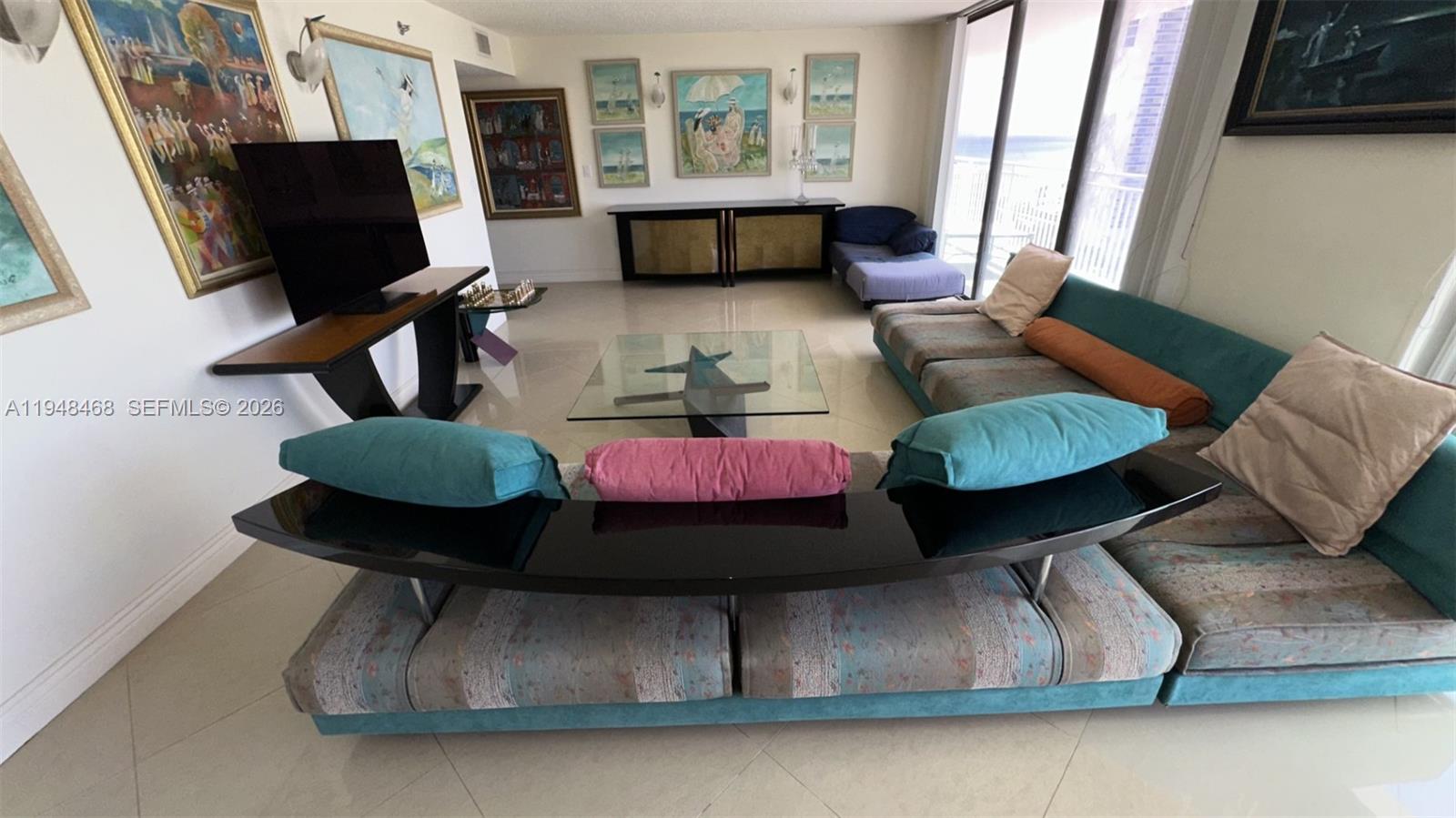 WINSTON TOWERS 600 CONDO - Residential