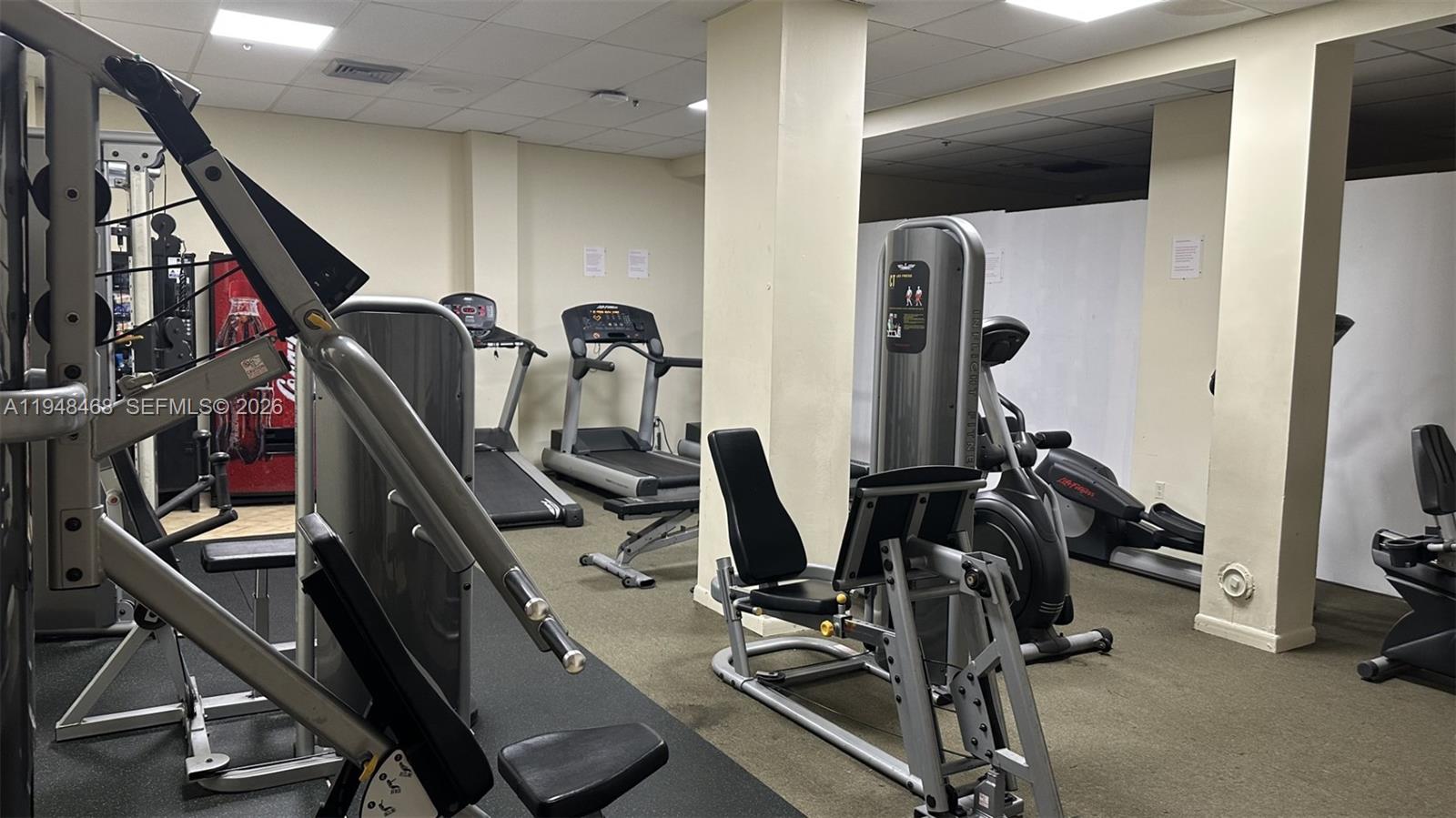 WINSTON TOWERS 600 CONDO - Residential