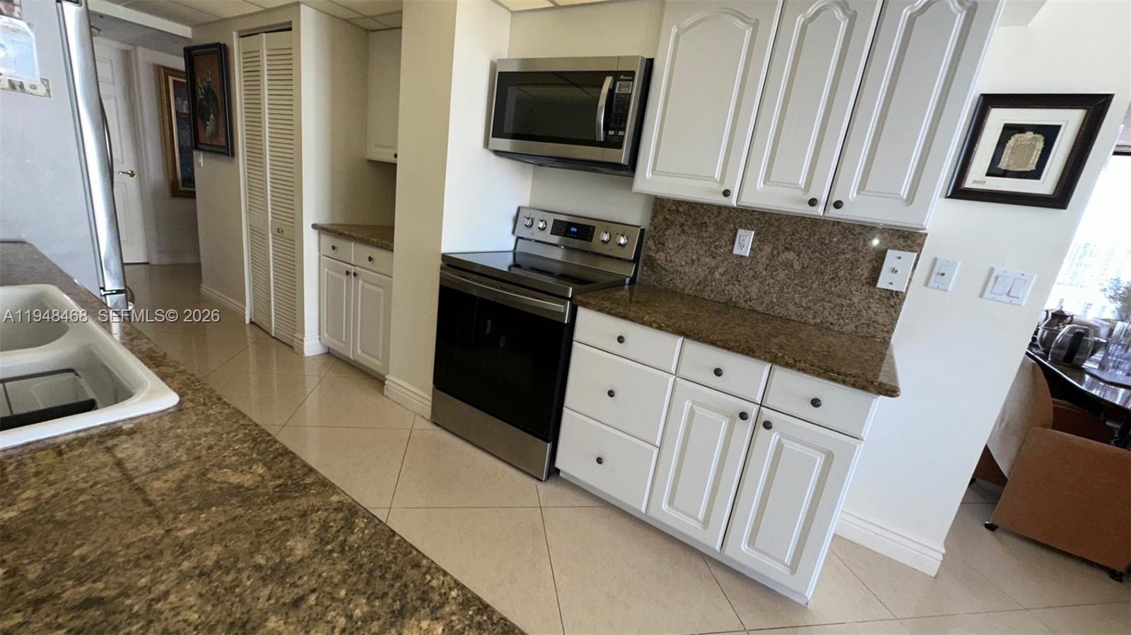 WINSTON TOWERS 600 CONDO - Residential