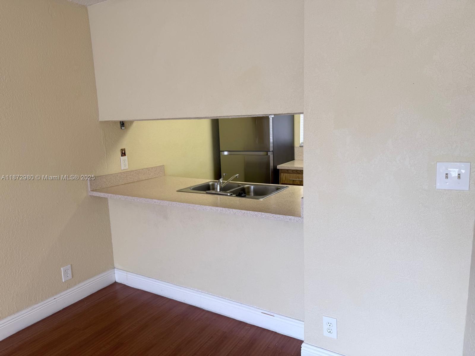 COUNTRY GARDENS CONDO - Residential