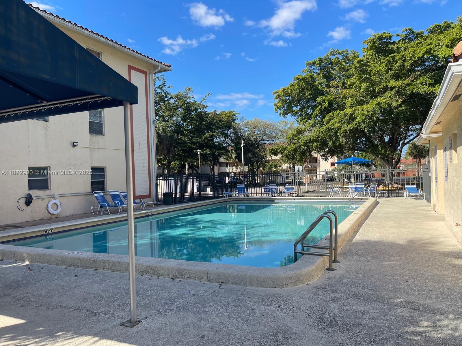 COUNTRY GARDENS CONDO - Residential